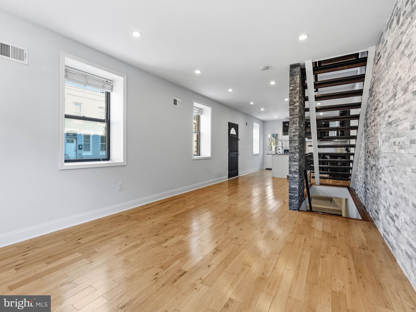 2100 Cross Street photo 8