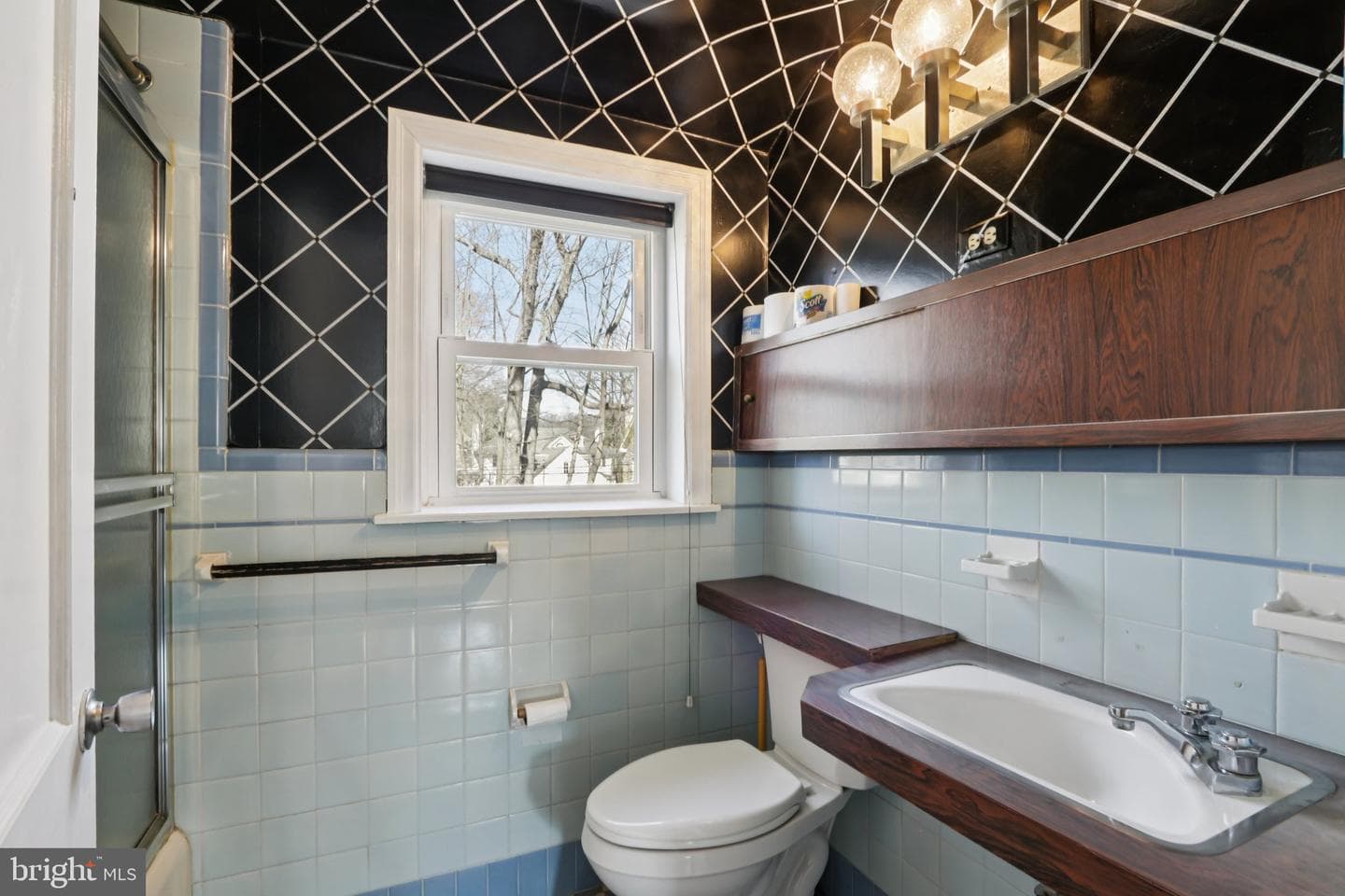 605 Arbutus Street photo 25