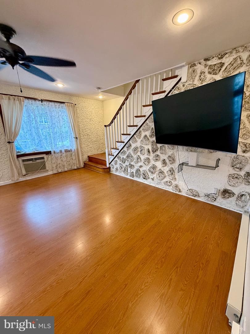1449 Creston Street photo 3
