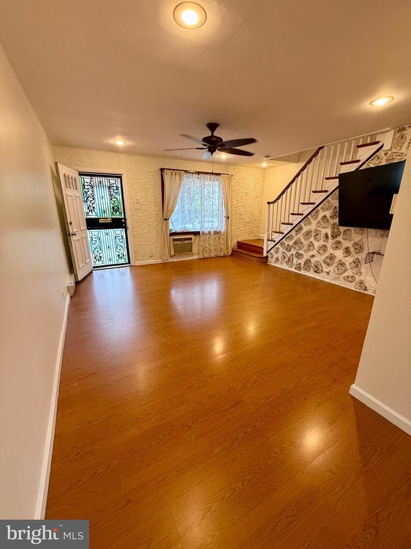 1449 Creston Street photo 4
