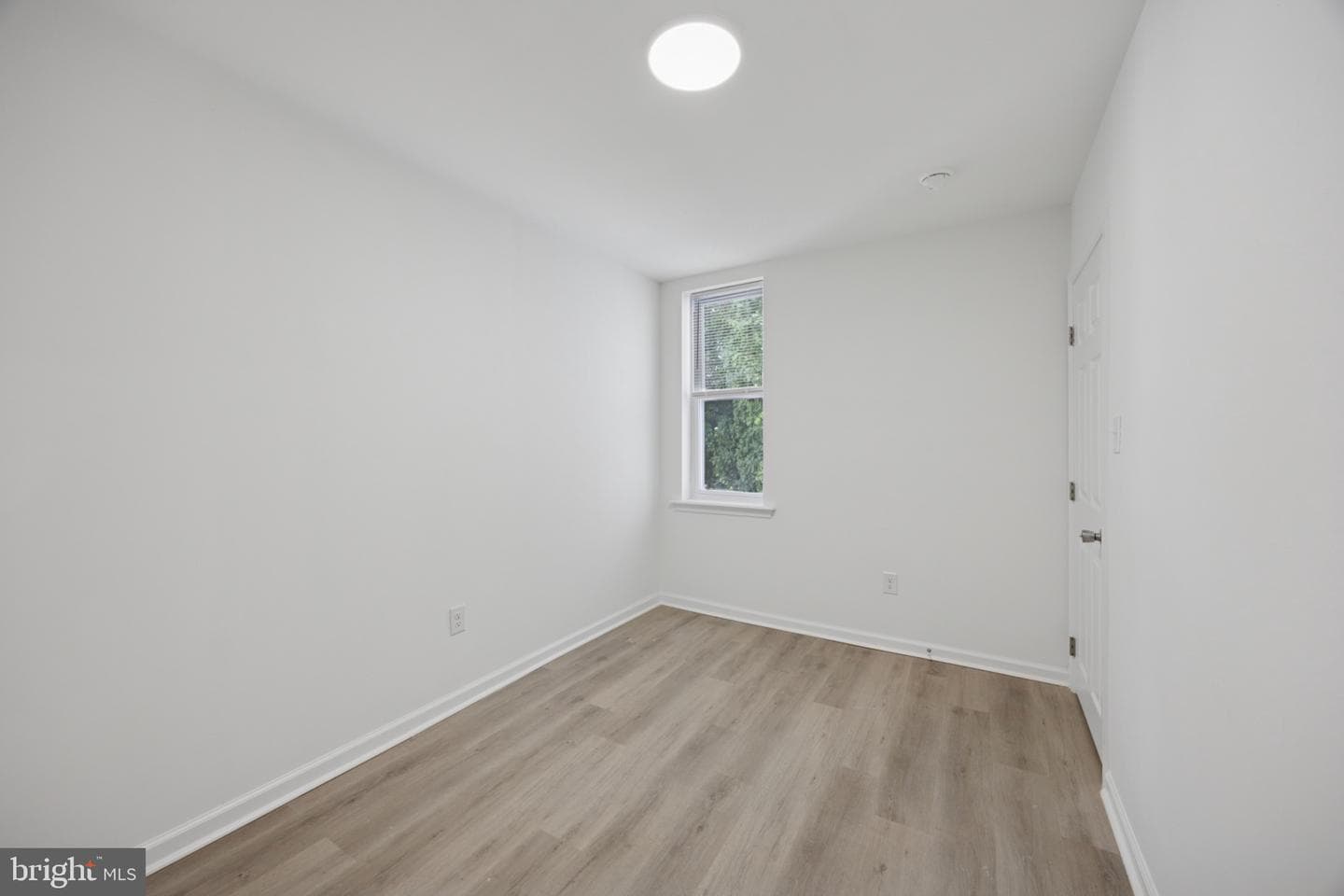 540 E Penn Street photo 10
