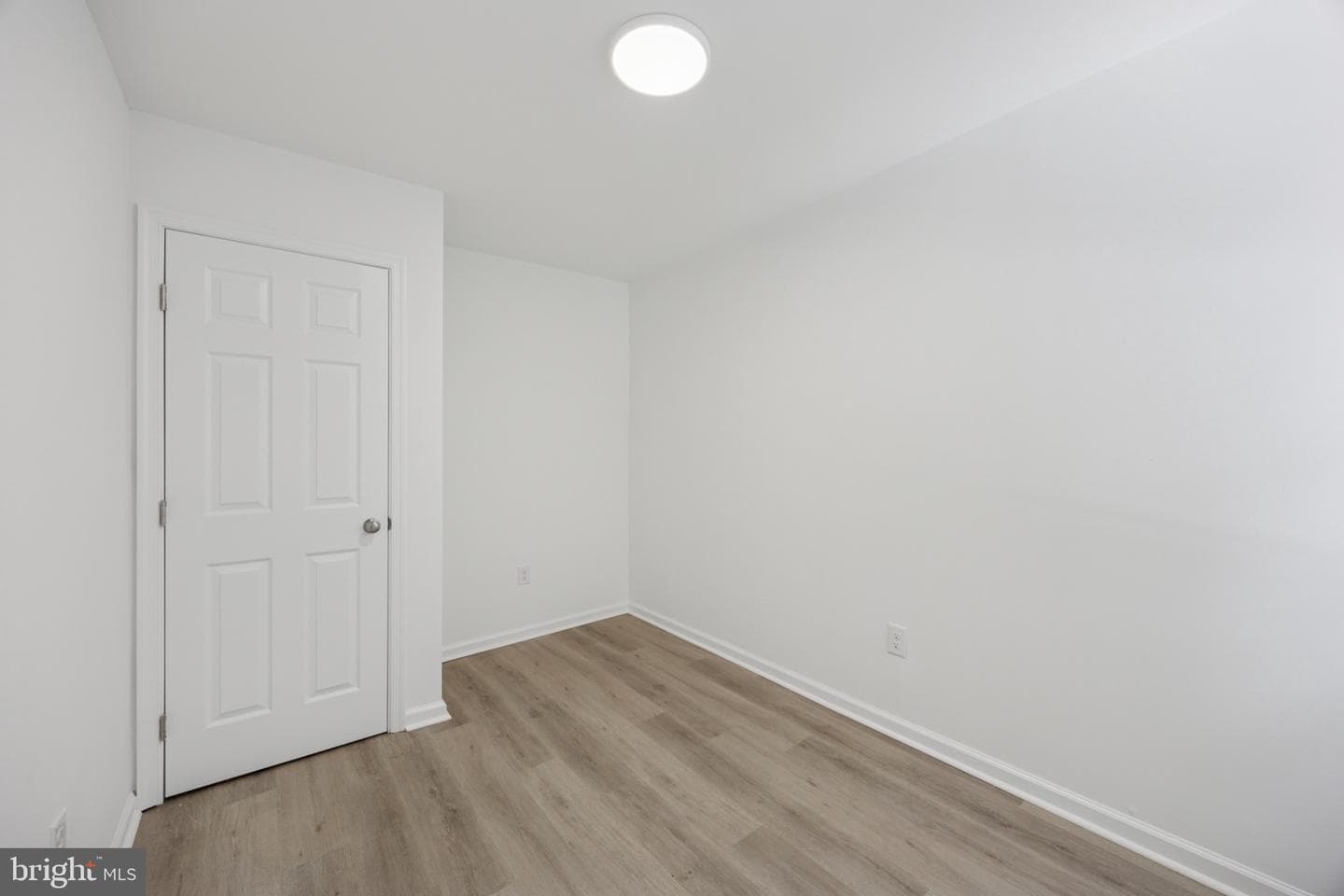 540 E Penn Street photo 13
