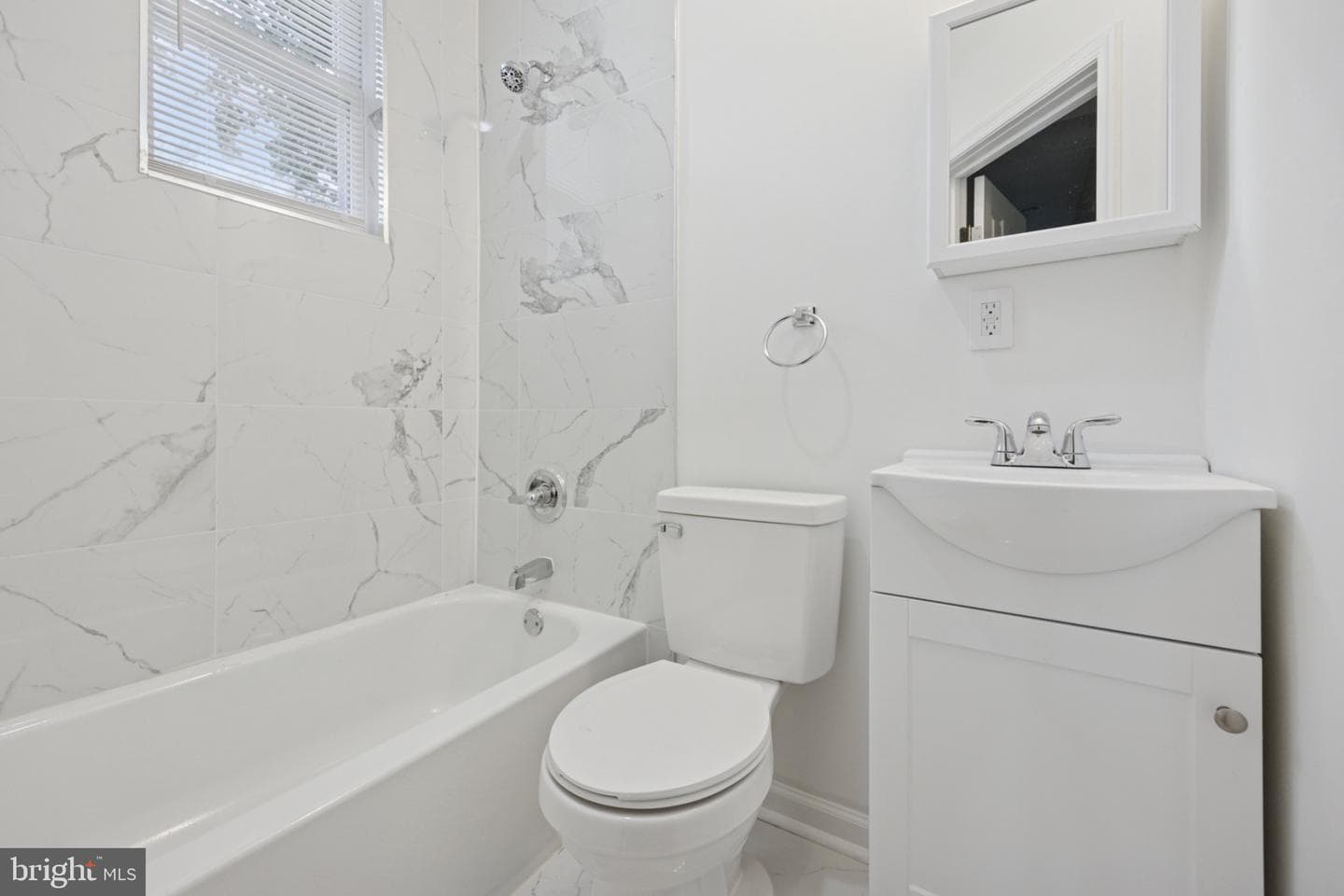 540 E Penn Street photo 14