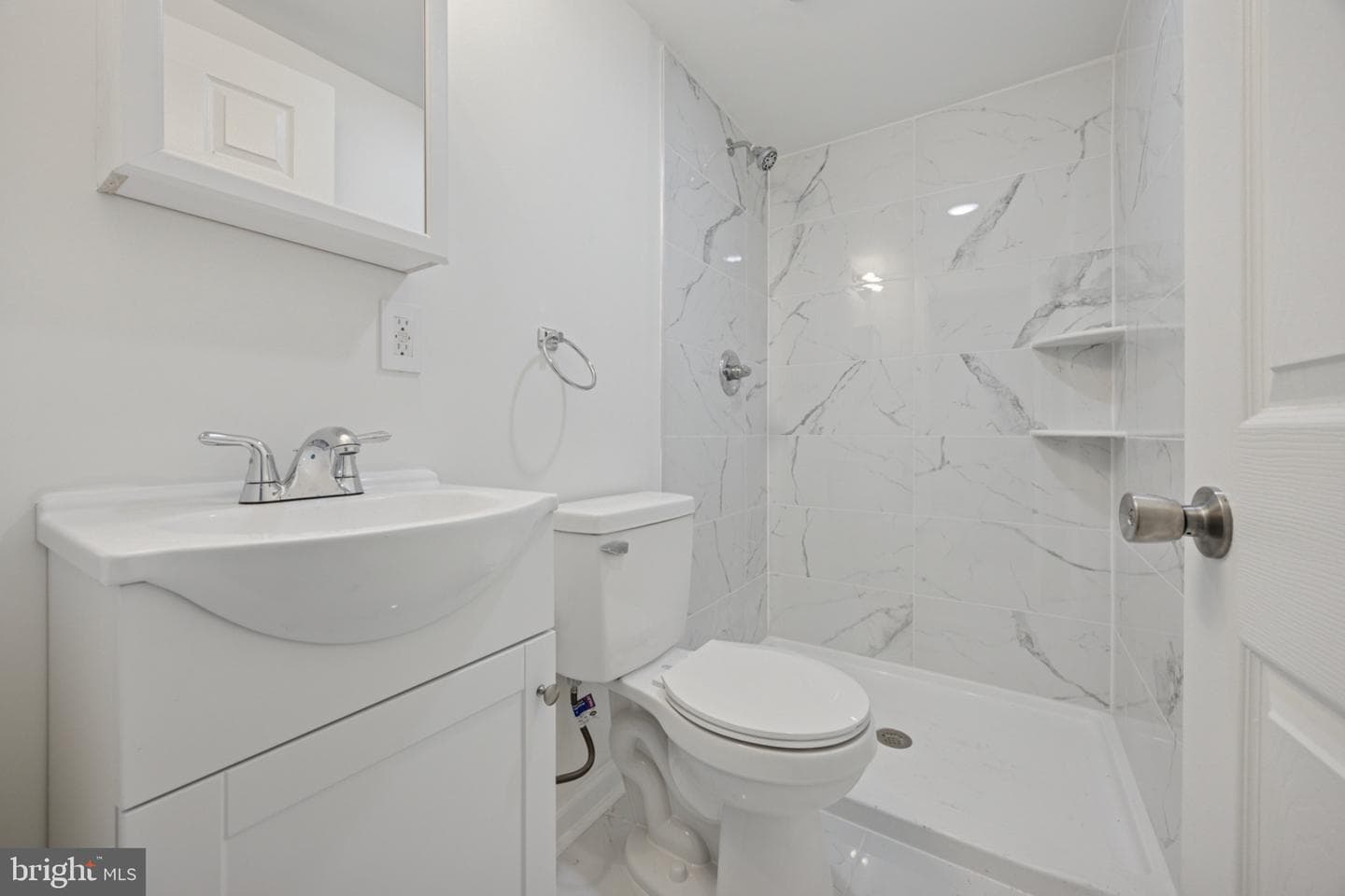540 E Penn Street photo 15