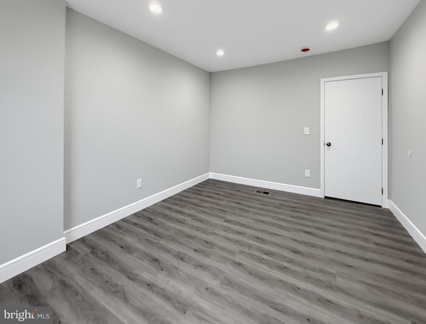 5357 N Sydenham Street photo 43