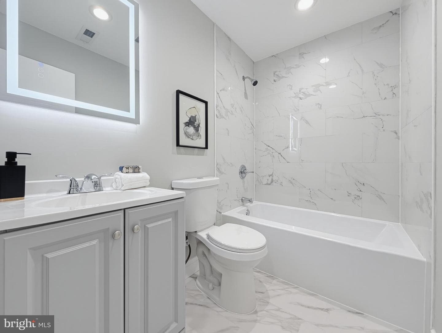 5357 N Sydenham Street photo 47