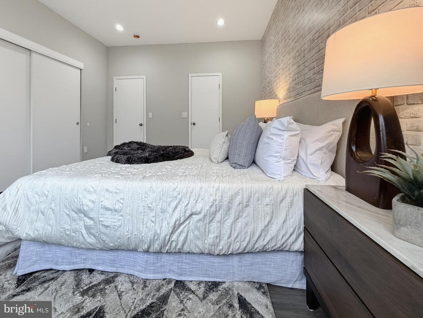 5357 N Sydenham Street photo 58