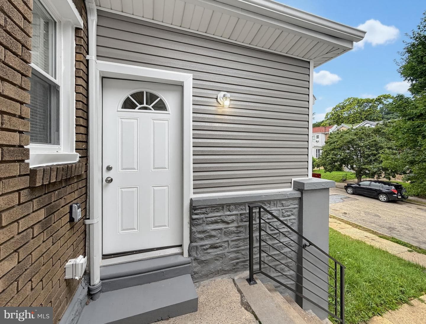 5357 N Sydenham Street photo 9