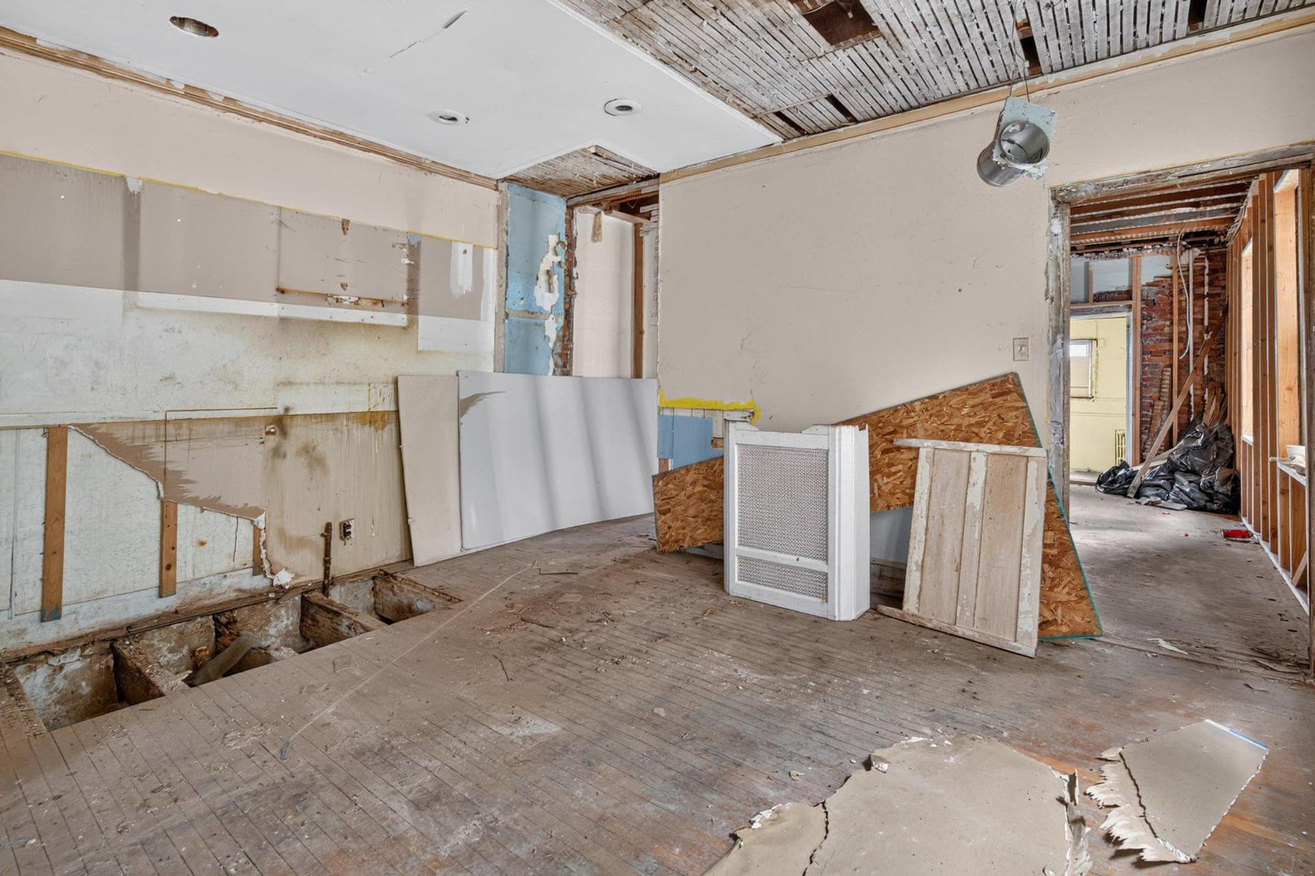 6130 Washington Avenue photo 43