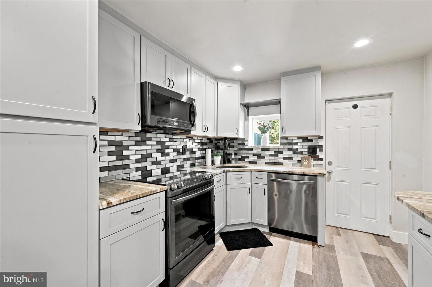 2952 S Sydenham photo 8