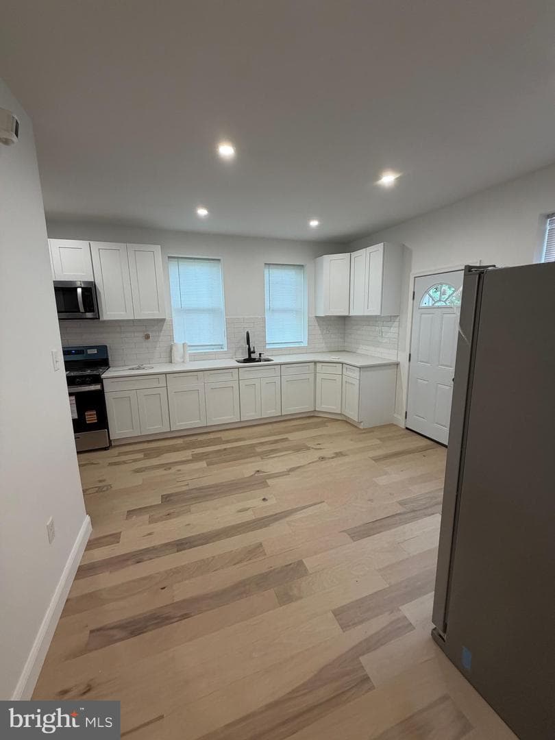 1620 Lindley Avenue photo 4