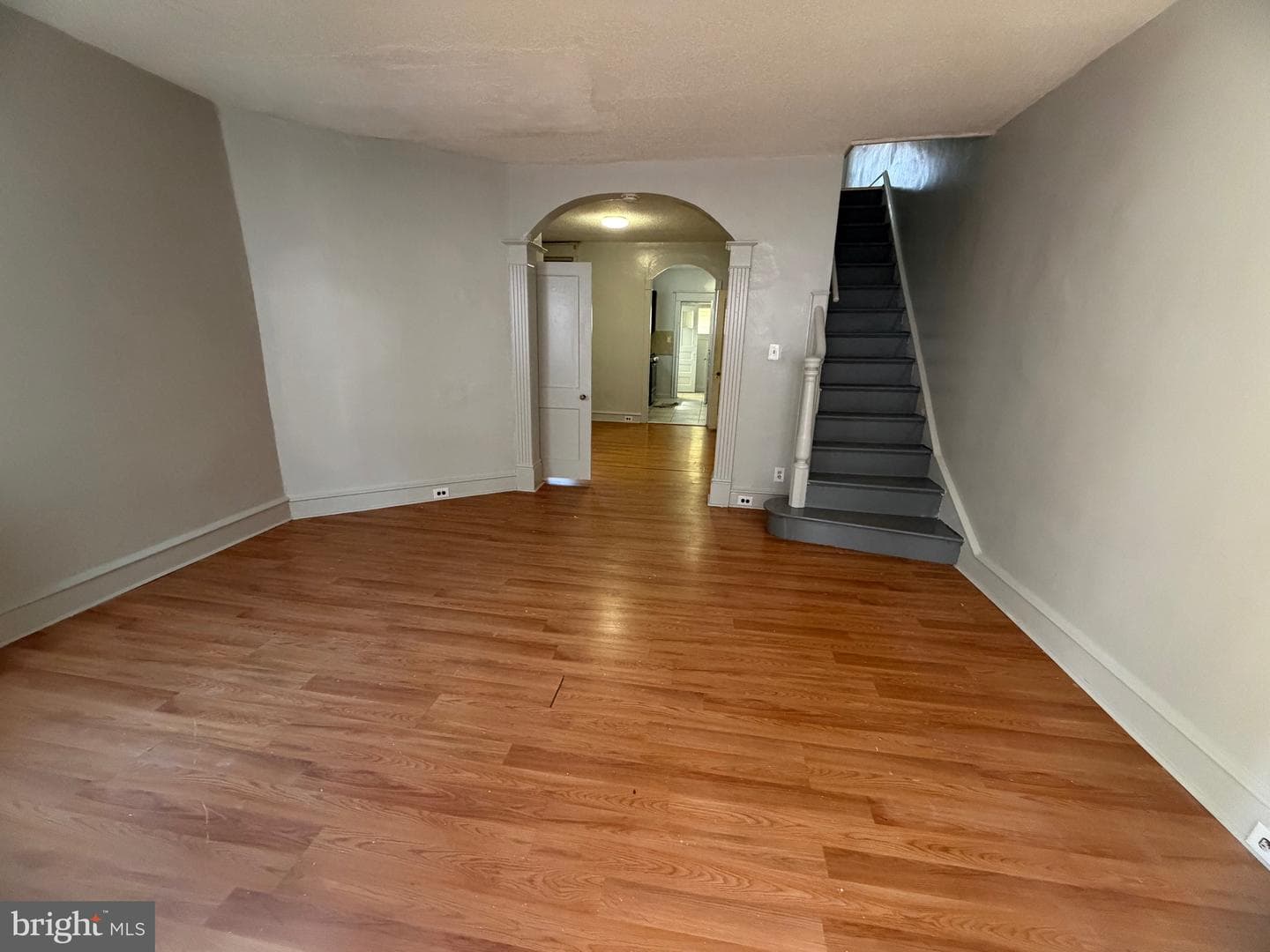 452 Devereaux Avenue photo 3