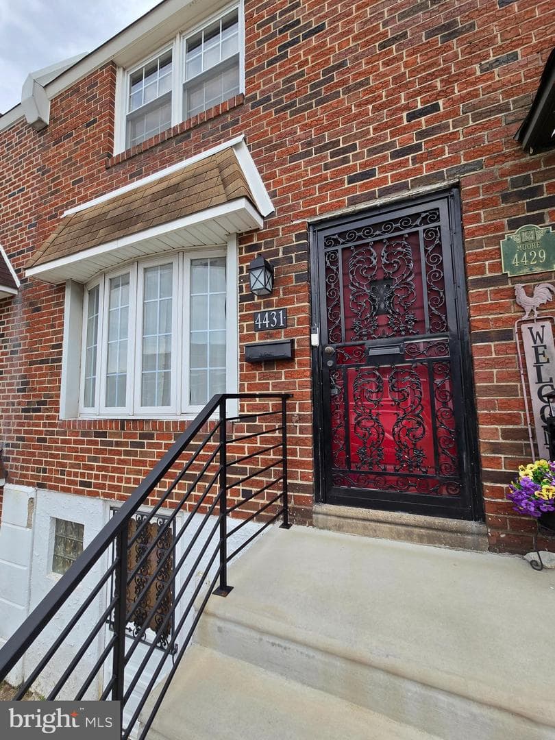 4431 Garden Street photo 1