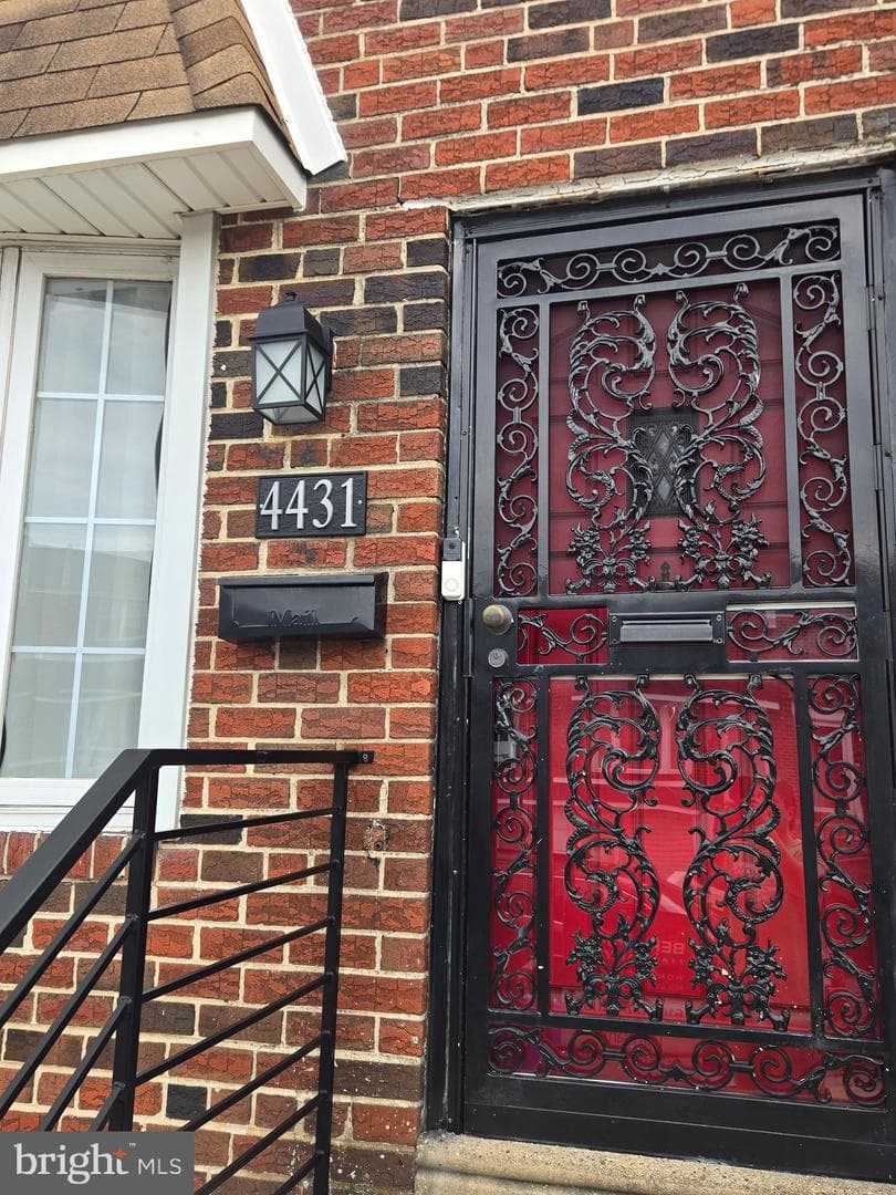 4431 Garden Street photo 2