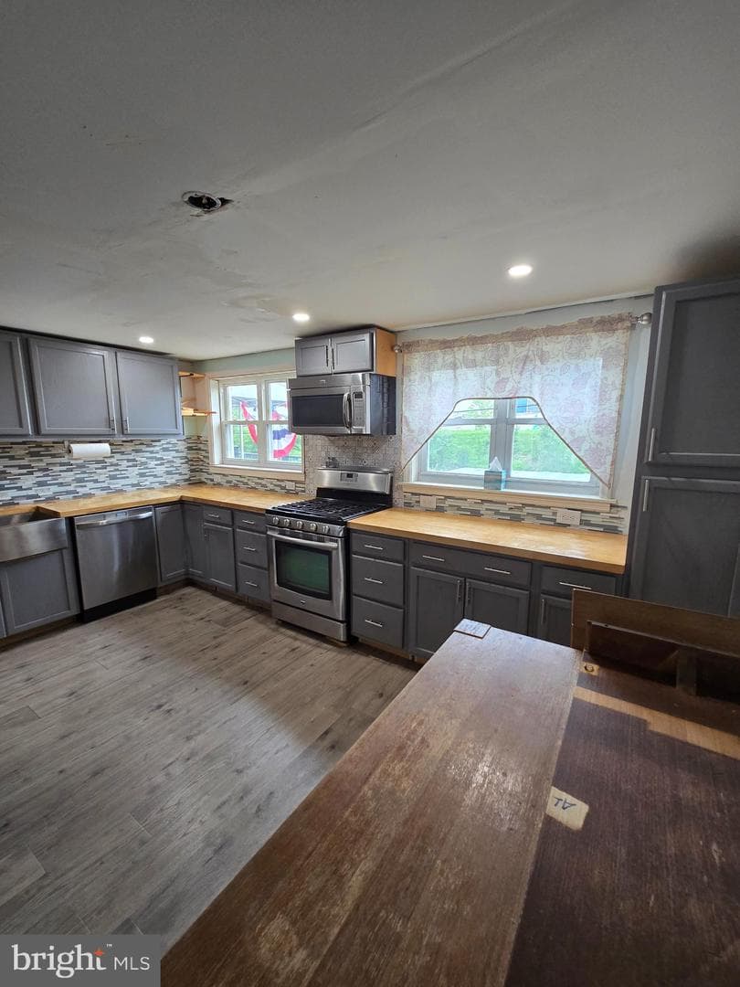 4431 Garden Street photo 4