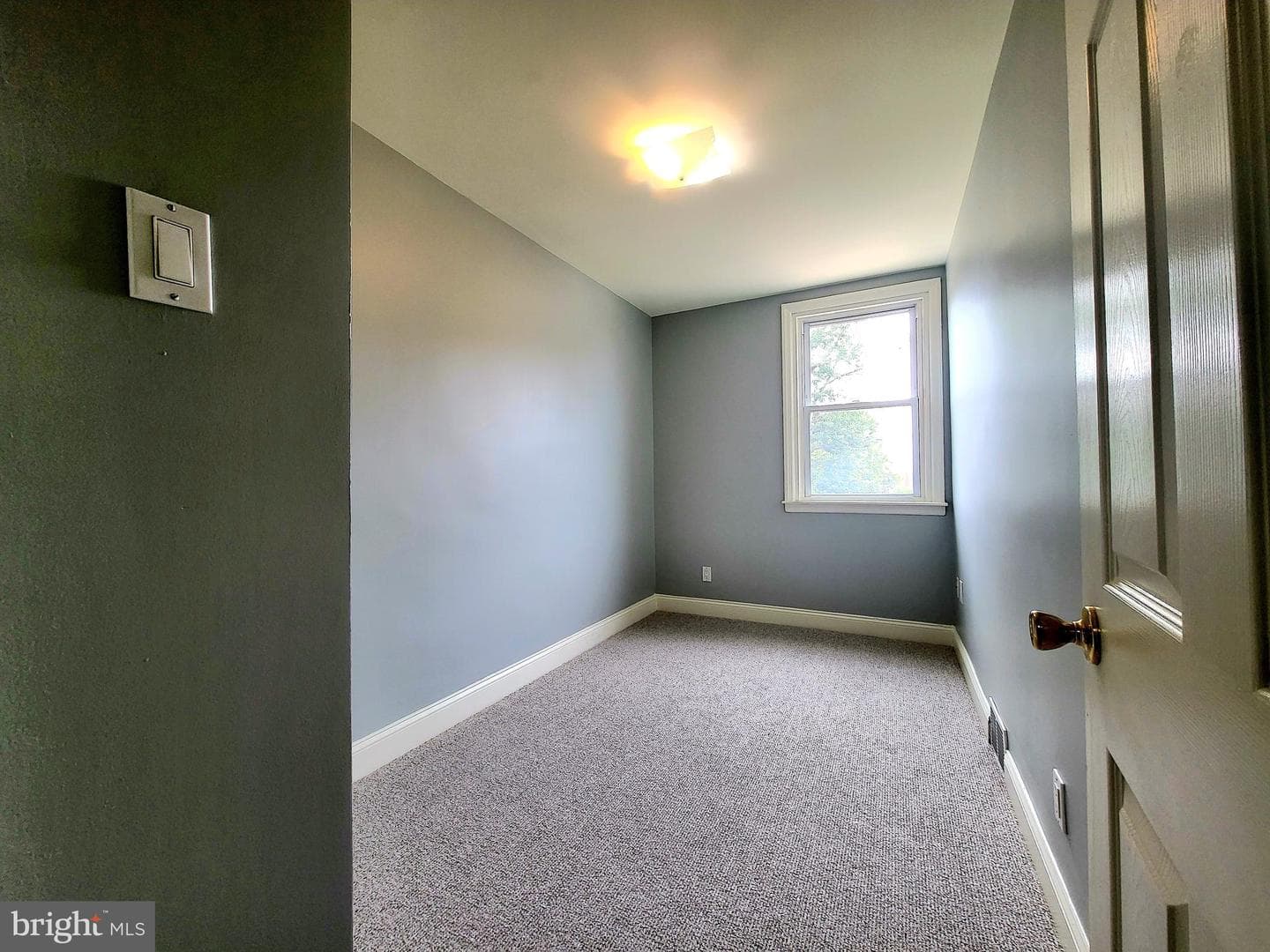 6137 Hawthorne Street photo 29