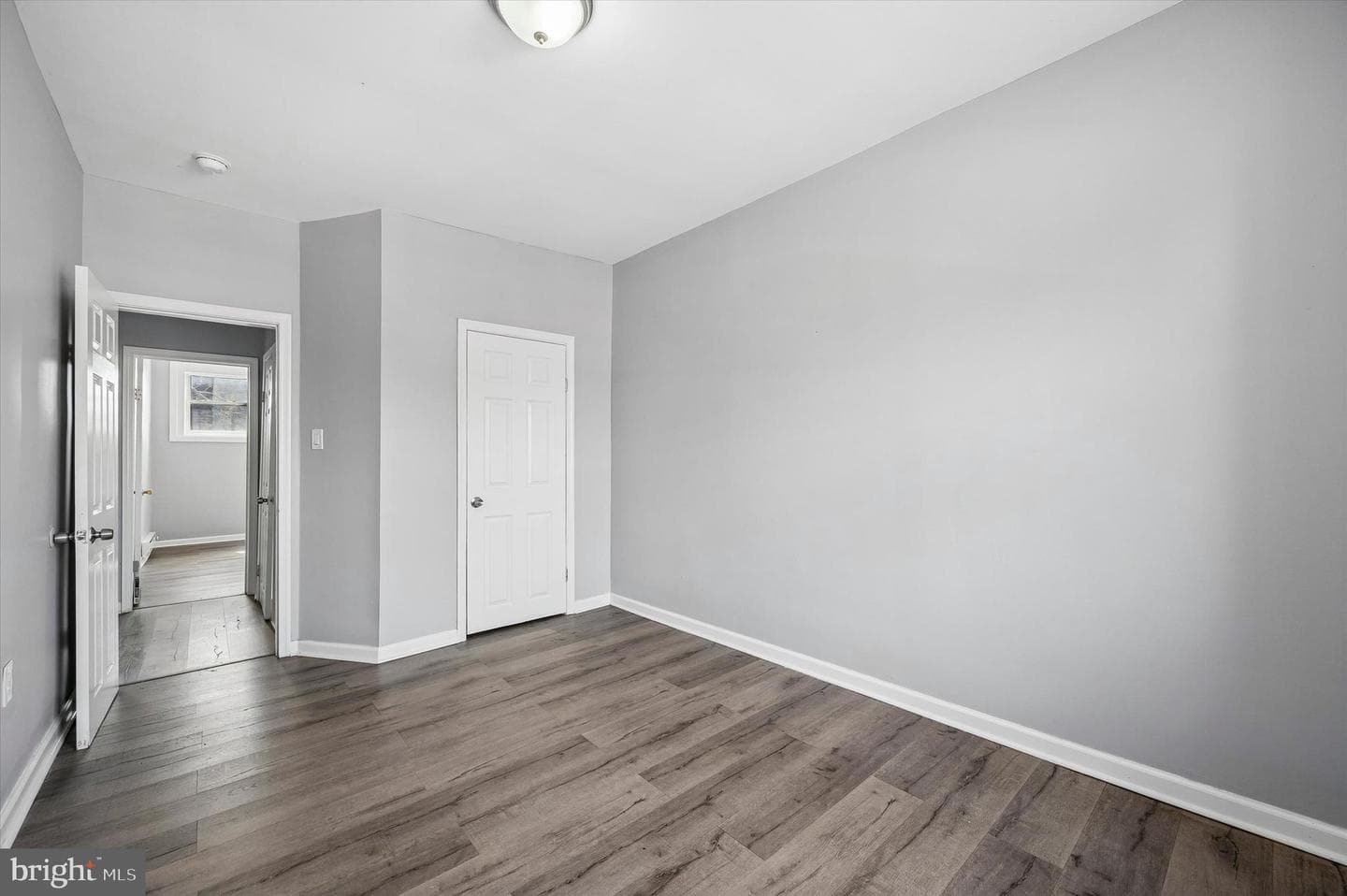 2406 W Clearfield Street photo 32