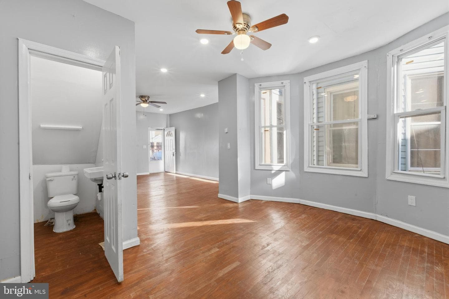 4548 N 17th Street photo 9