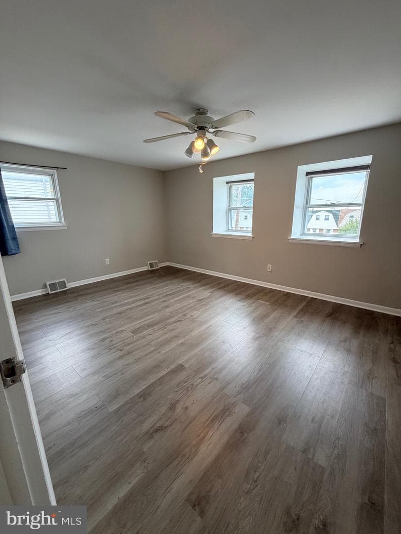 9021 Eastview Road photo 20