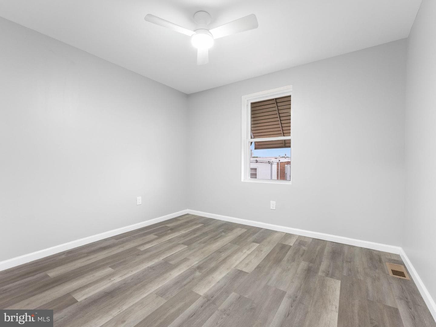144 Fern Street photo 25