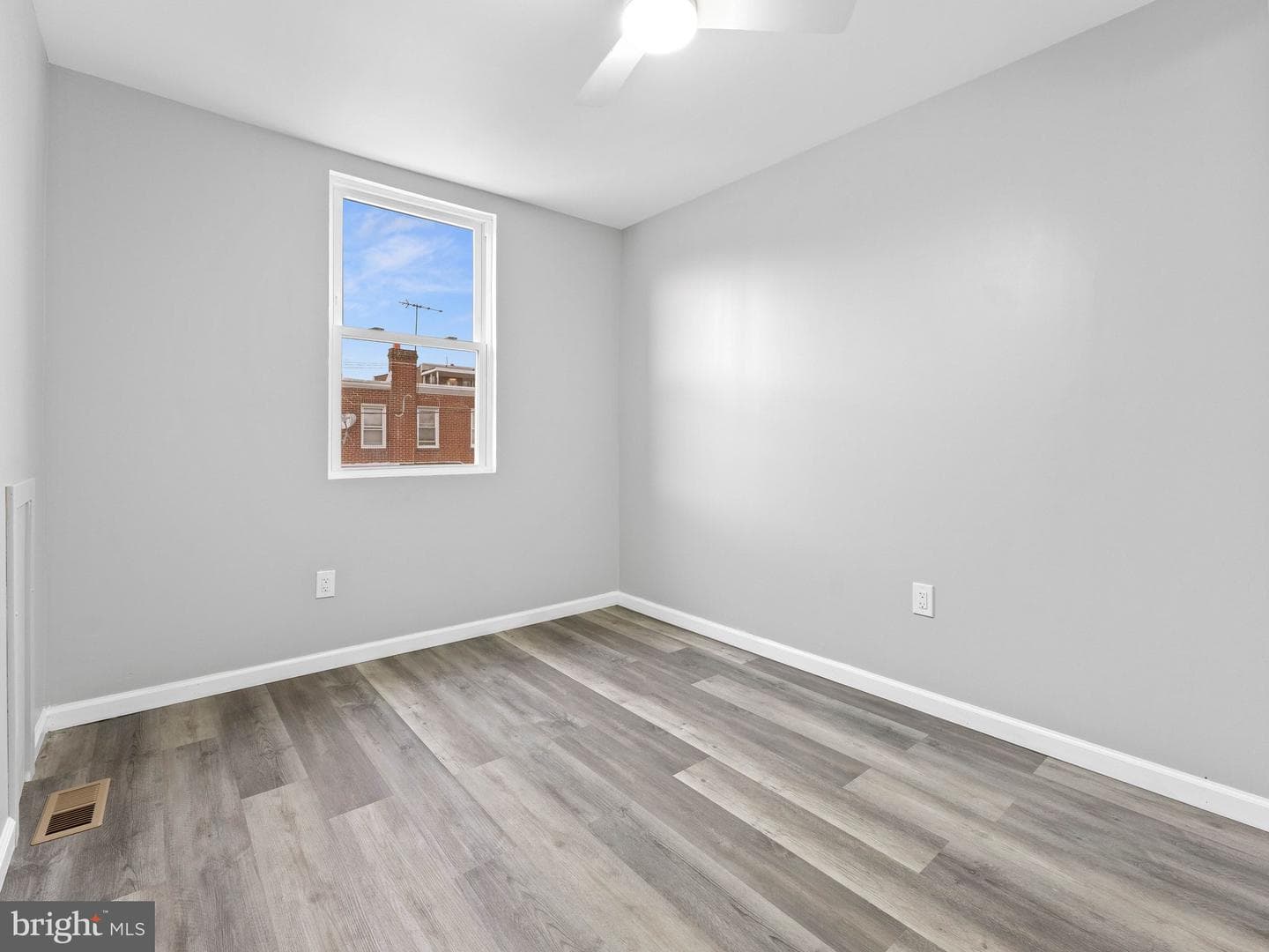 144 Fern Street photo 30