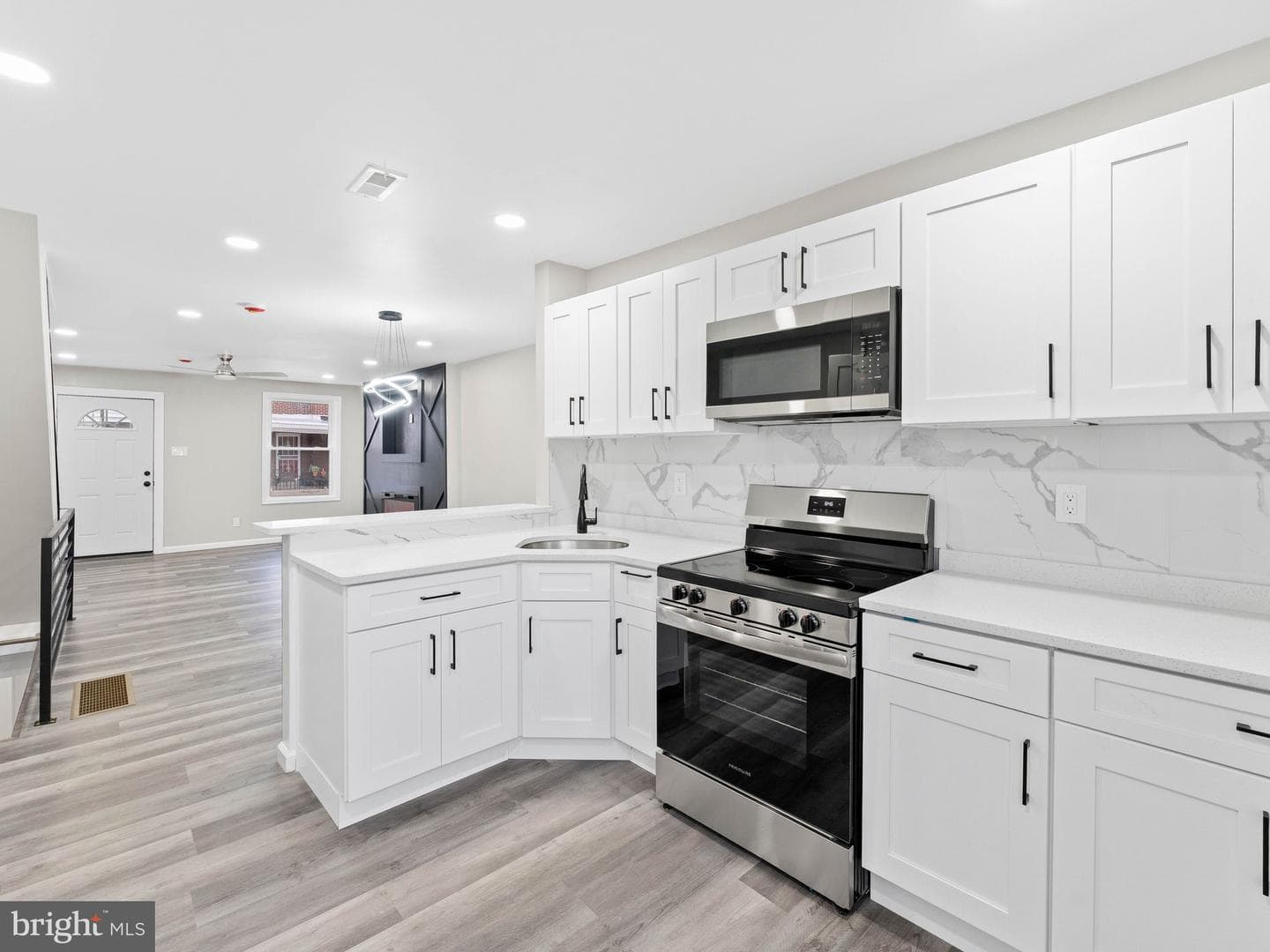 144 Fern Street photo 8