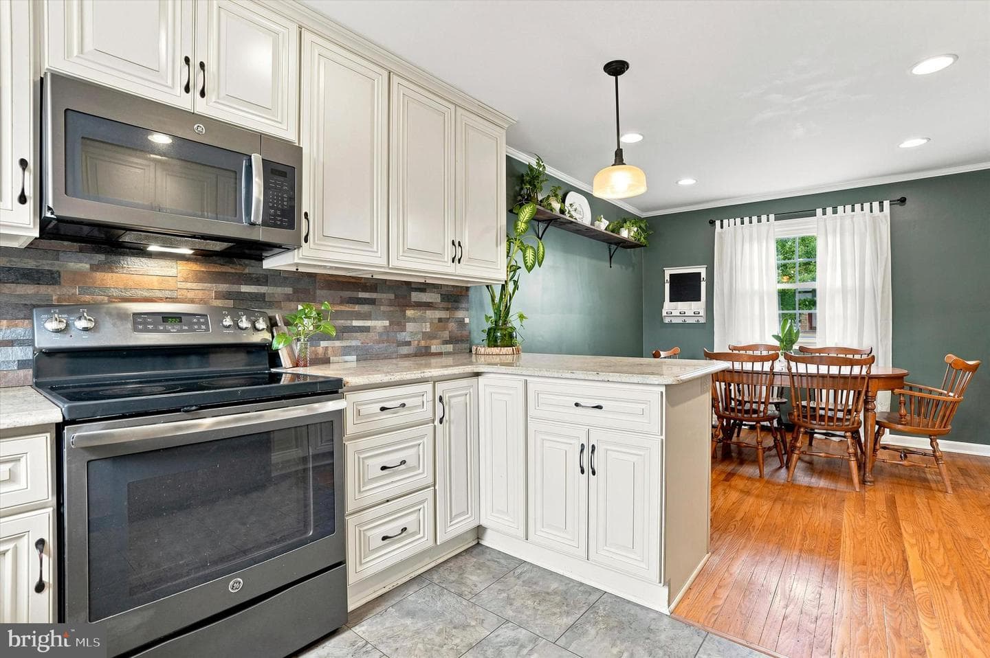 4022 Wells Street photo 9