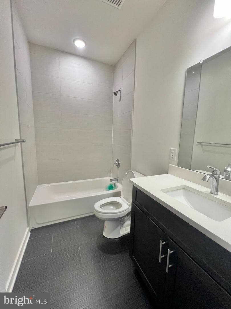 2122 Kensington Walk photo 17