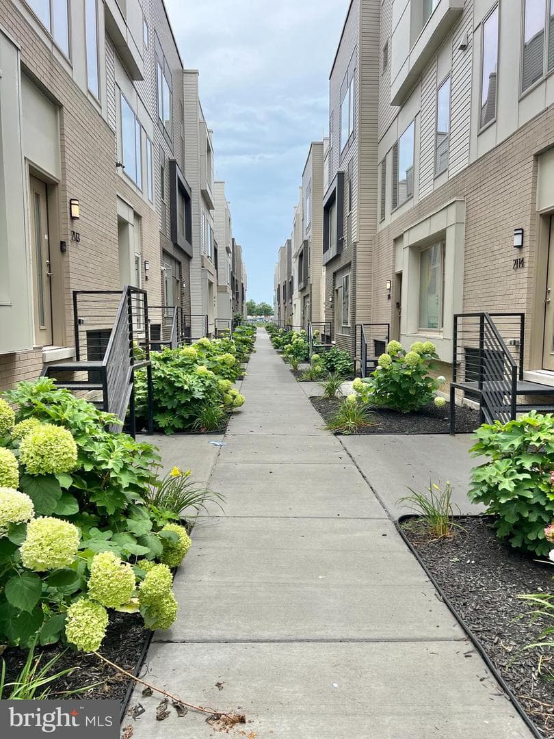 2122 Kensington Walk photo 43