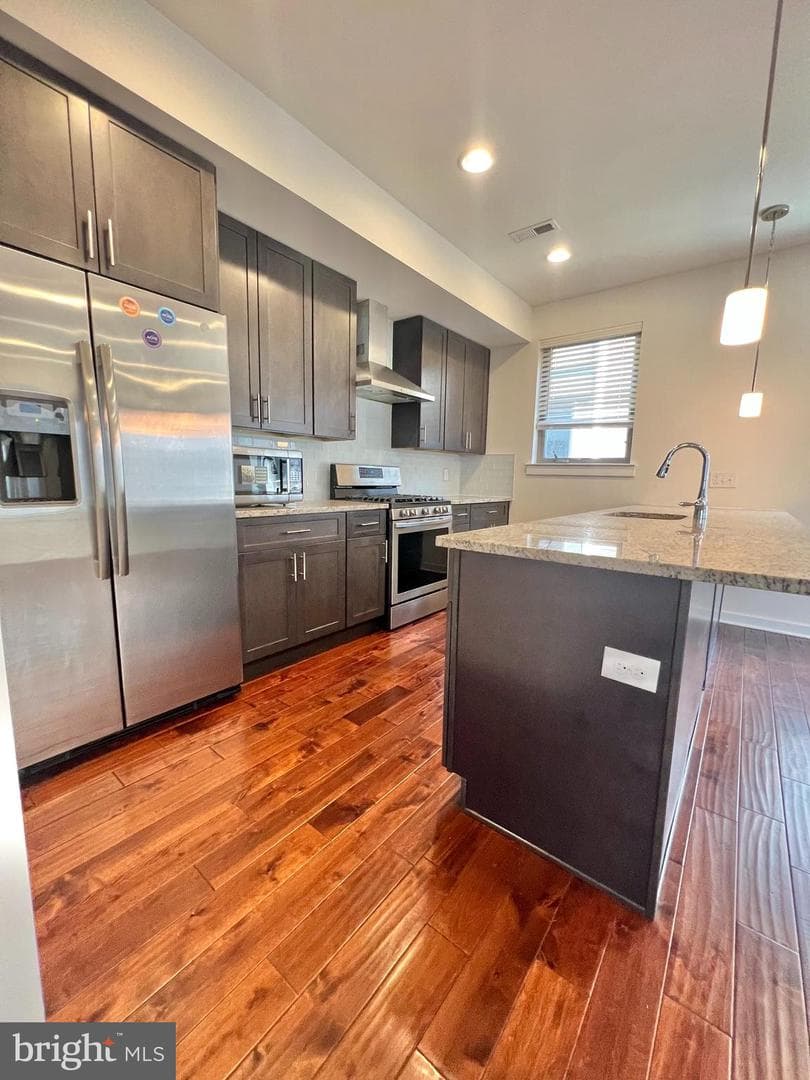 2122 Kensington Walk photo 5