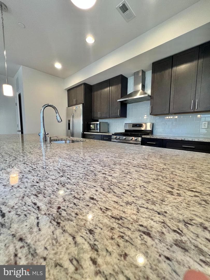 2122 Kensington Walk photo 6