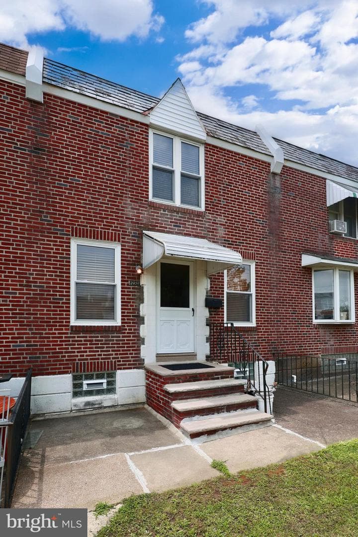 2934 Unruh Avenue photo 7