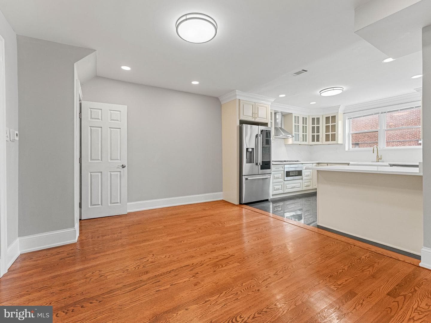 2715 Snyder Avenue photo 10