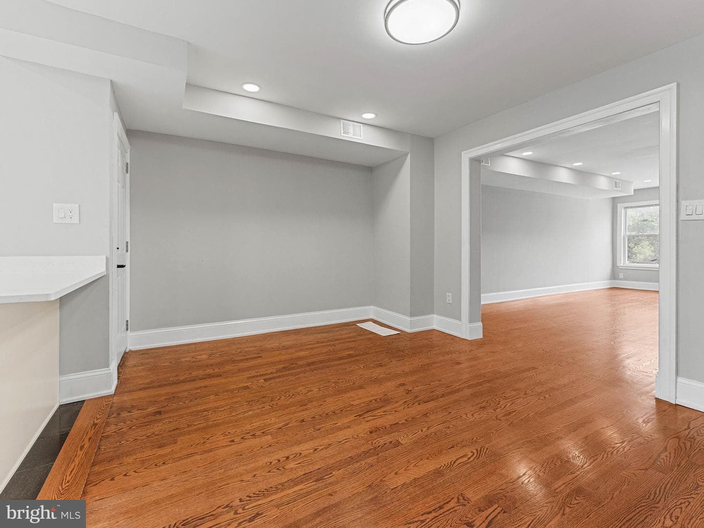 2715 Snyder Avenue photo 11