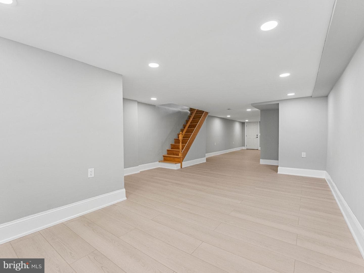 2715 Snyder Avenue photo 32