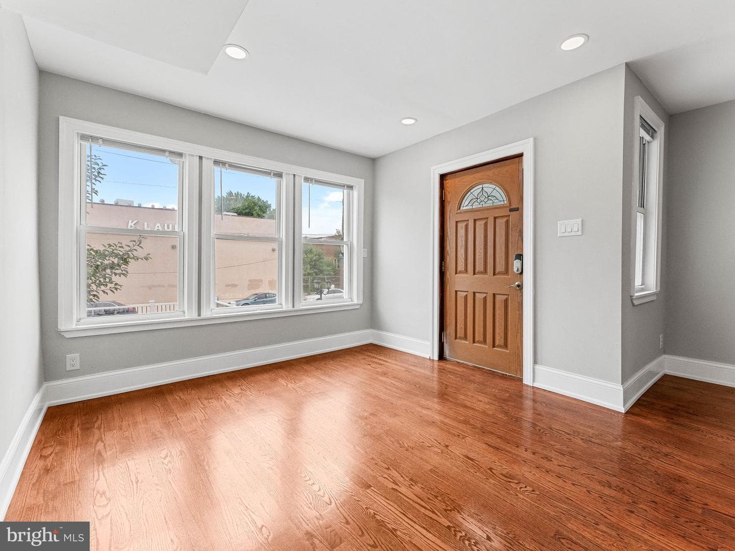 2715 Snyder Avenue photo 5