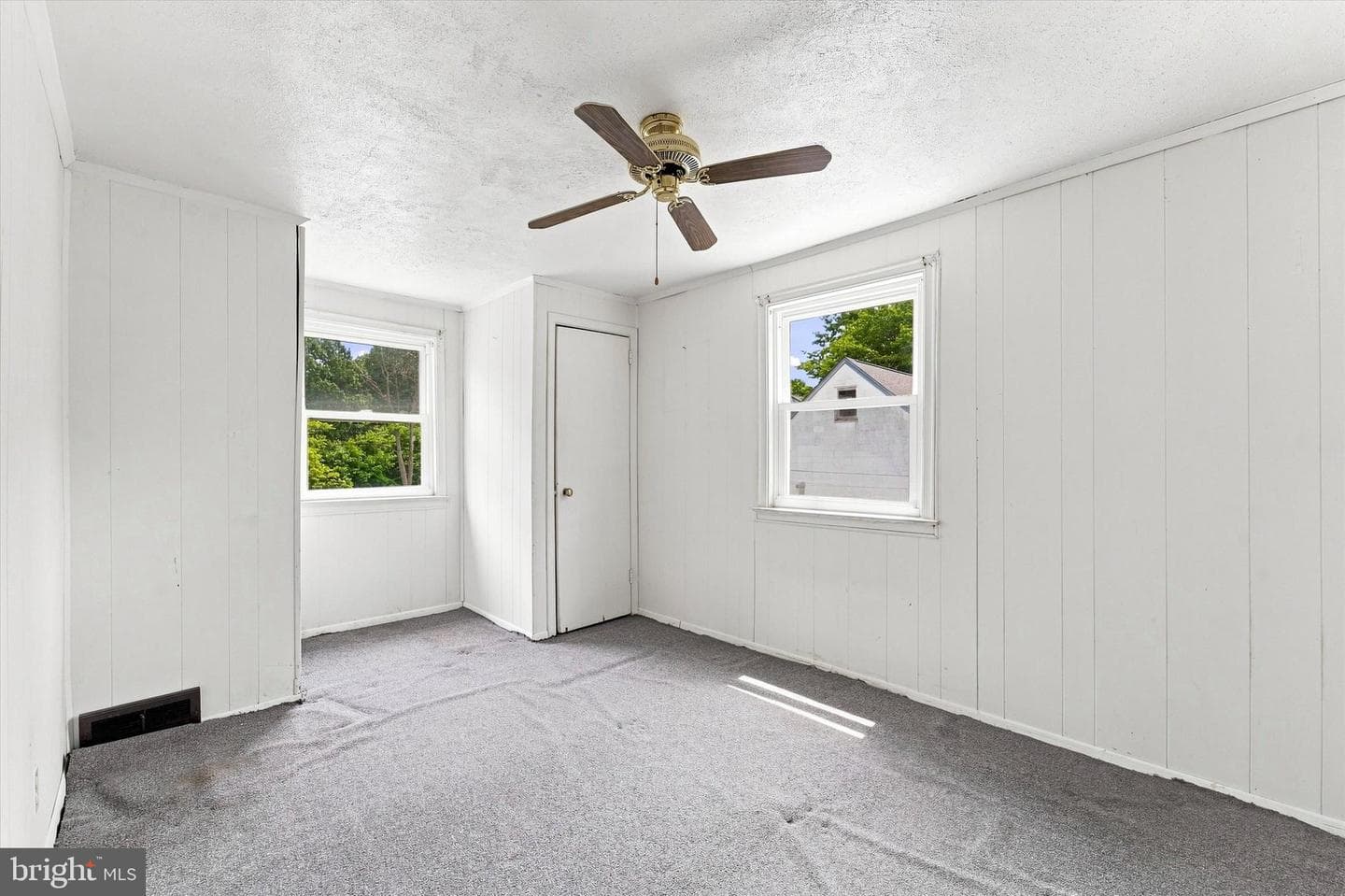 623 Acorn Street photo 10