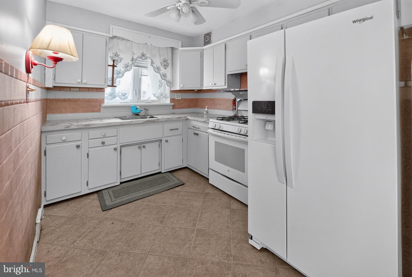 2233 Solly Avenue photo 9
