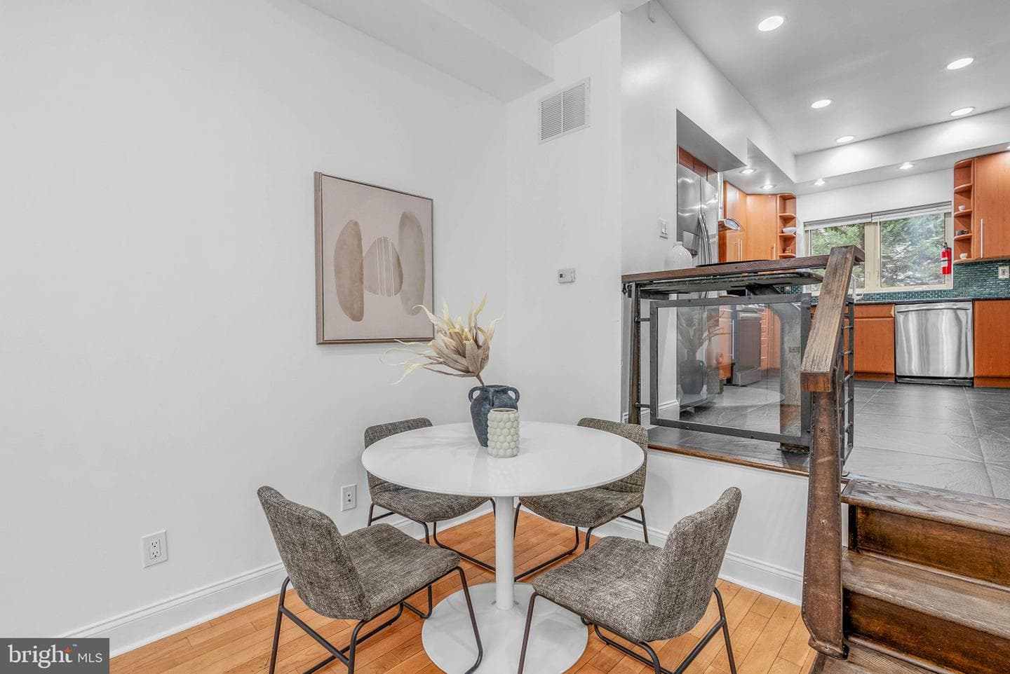 226 W Wildey Street photo 10