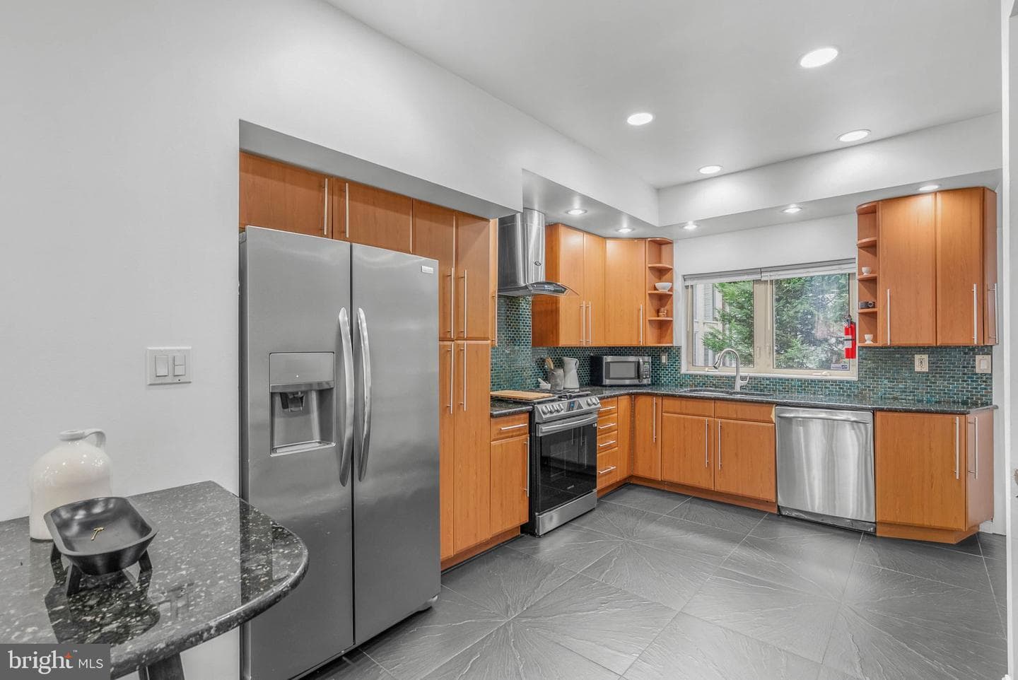 226 W Wildey Street photo 12