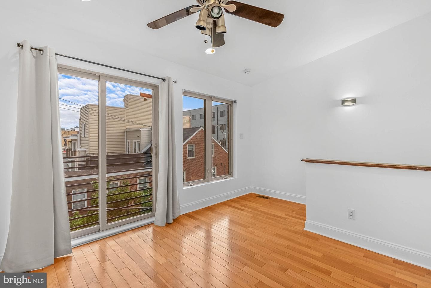226 W Wildey Street photo 39