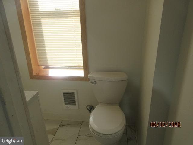 2927 N Stillman Street photo 7