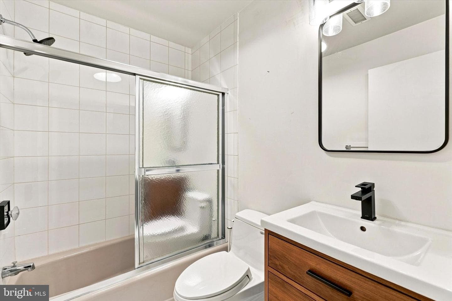 114 Bainbridge Street photo 33