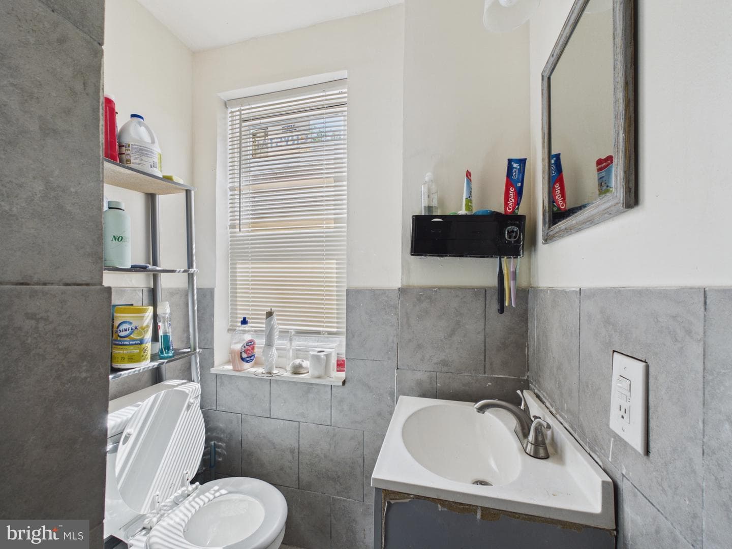 5621 Walton Avenue photo 9