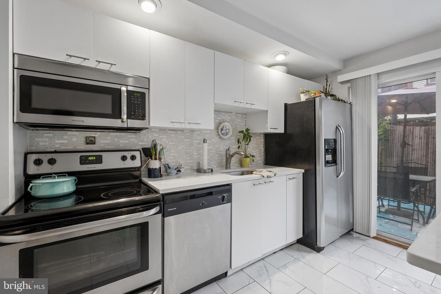 3141 Livingston Street photo 11