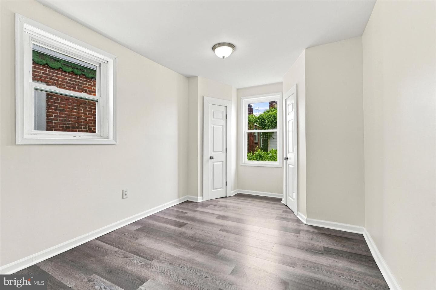 231 W Sheldon Street photo 13