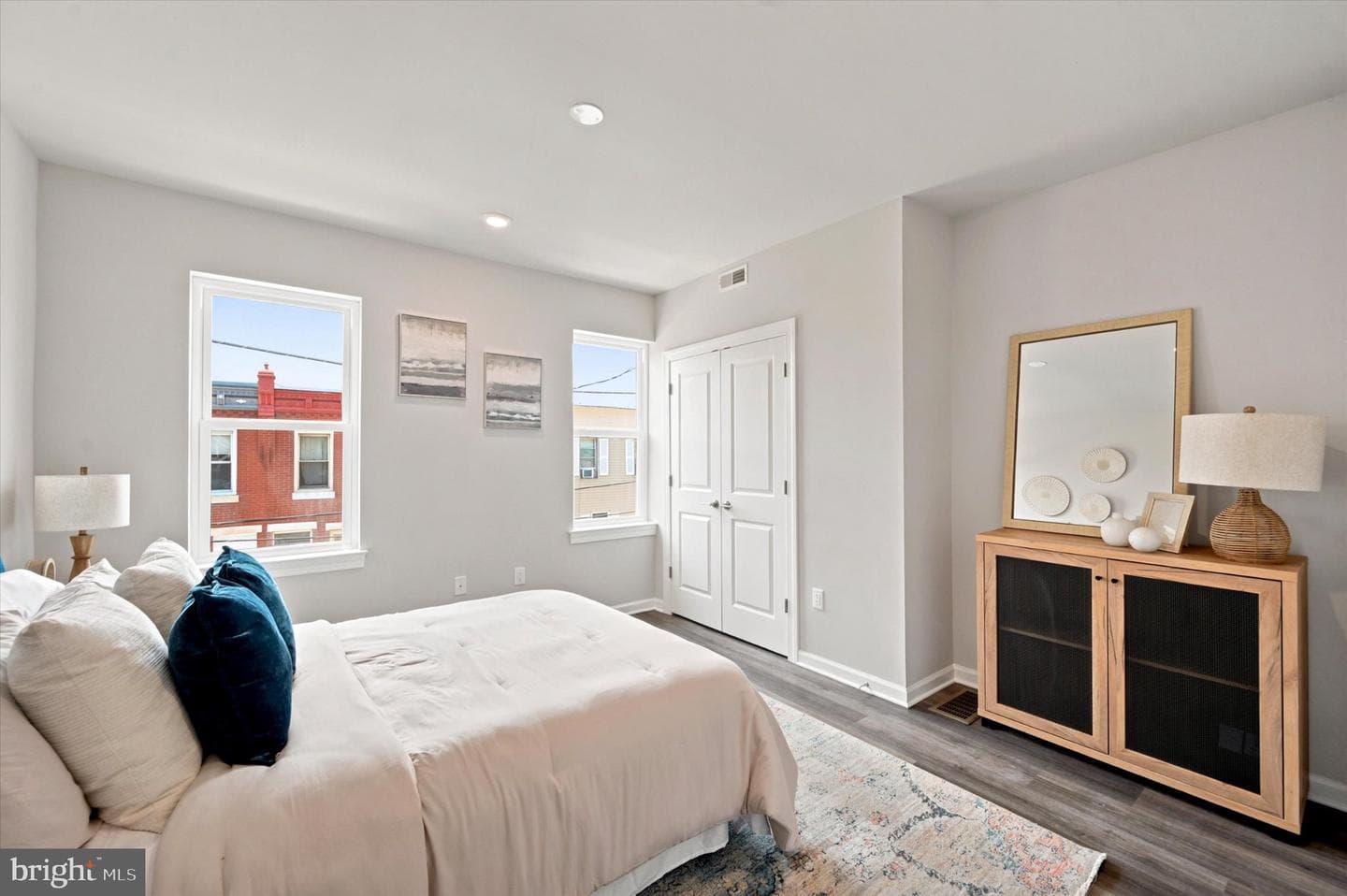1207 S Harmony Street photo 16