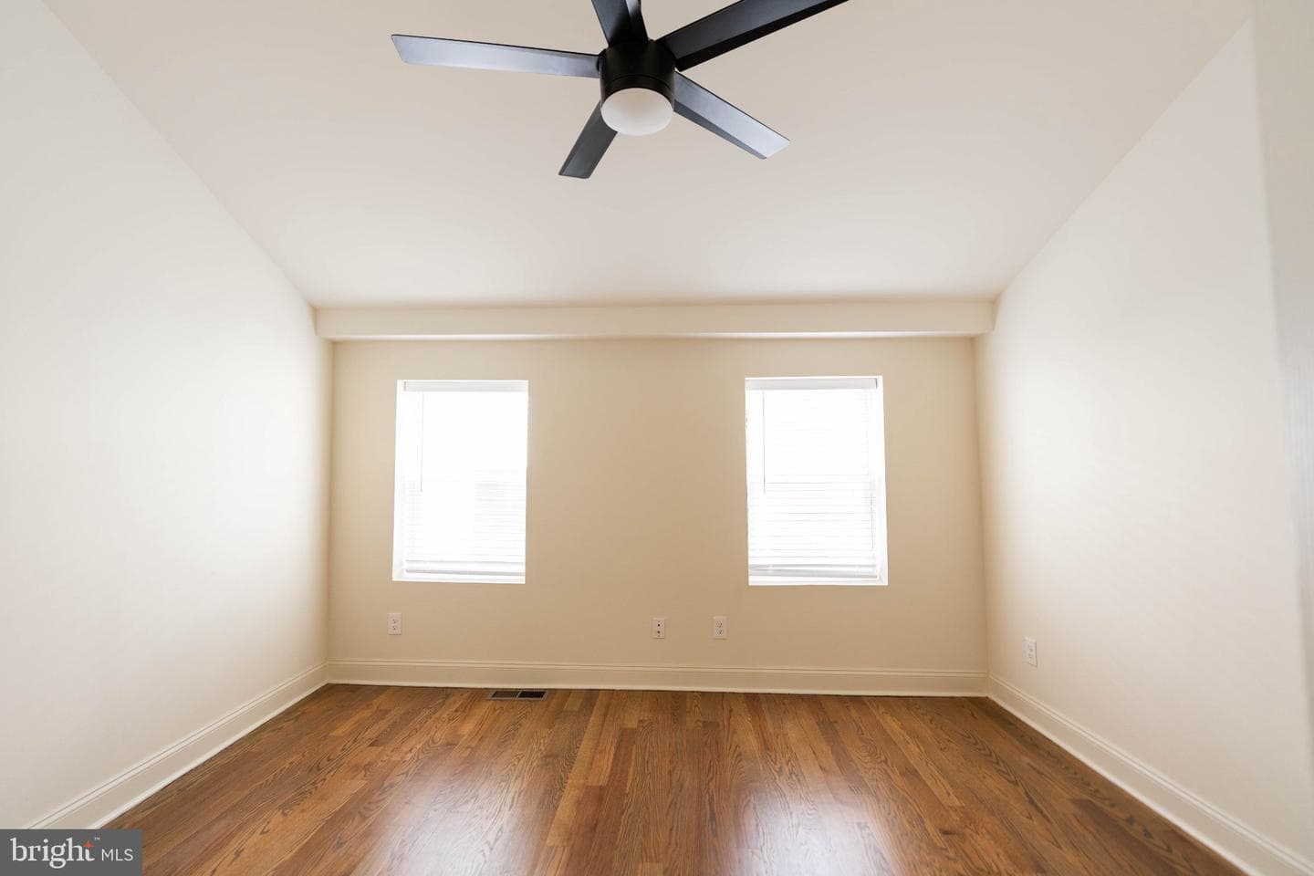 907 S Darien Way photo 12