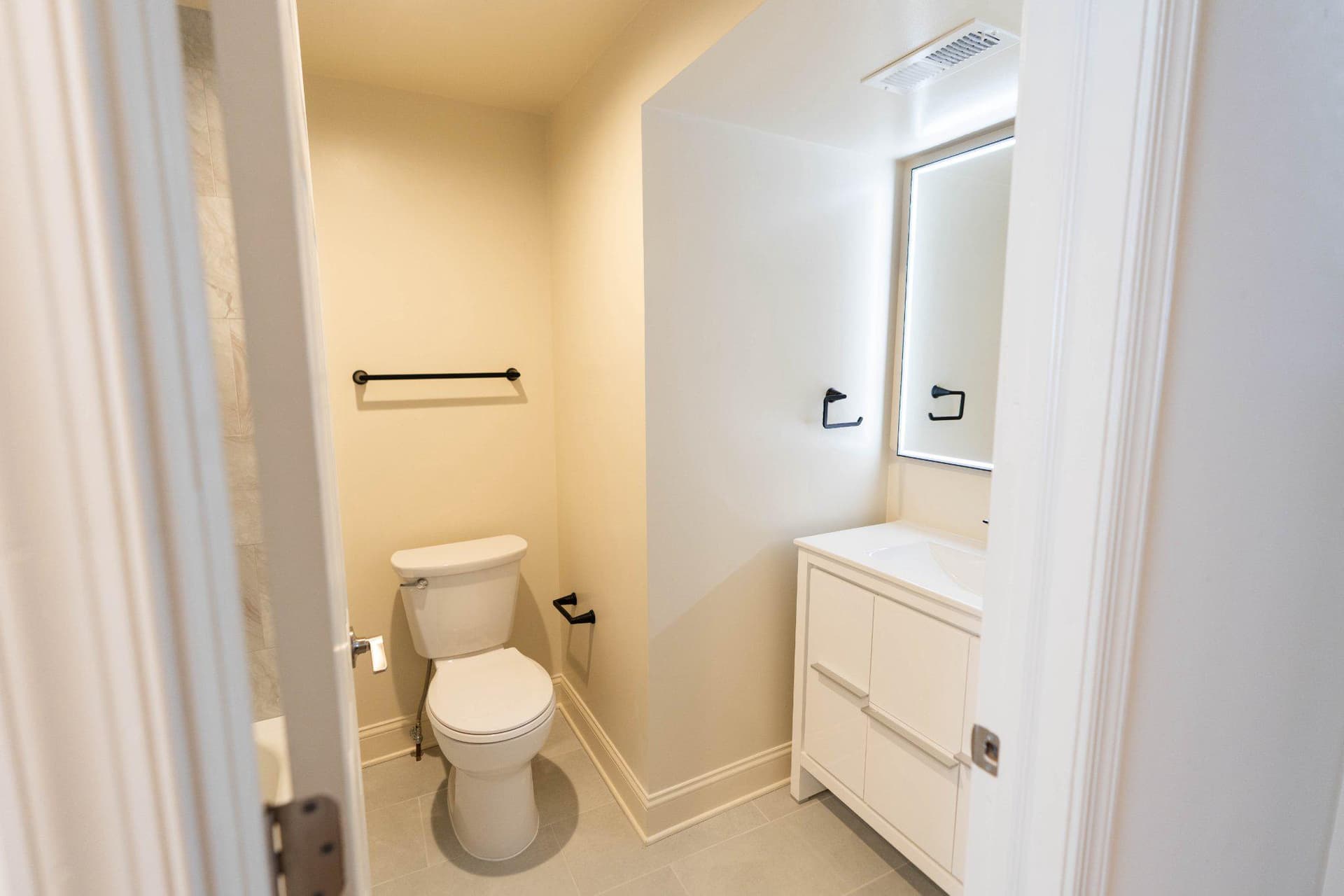 907 S Darien Way photo 8
