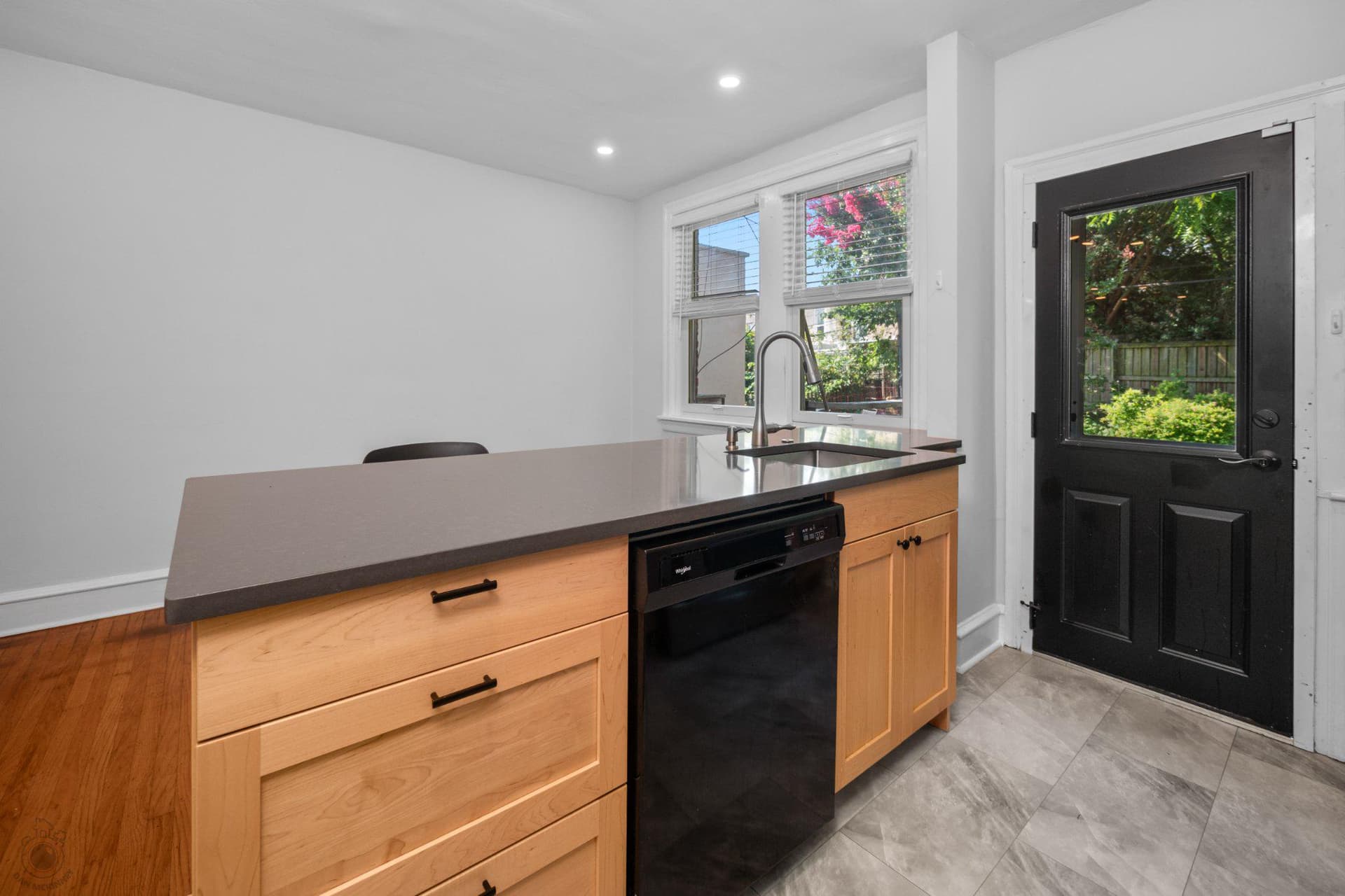 7226 Devon Street photo 9